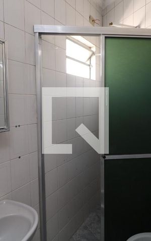 Casa para alugar com 110m², 4 quartos e 2 vagasBanheiro