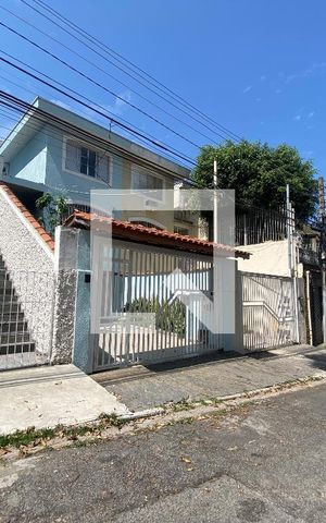 Casa para alugar com 170m², 3 quartos e 3 vagasFachada