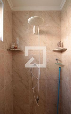 Casa à venda com 196m², 3 quartos e 2 vagasBanheiro