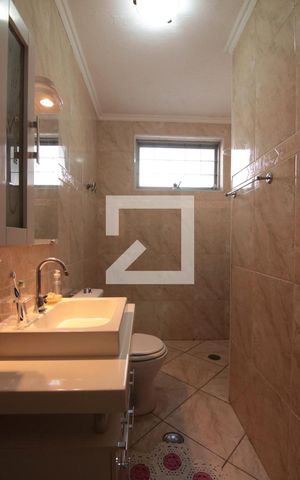 Casa à venda com 196m², 3 quartos e 2 vagasBanheiro