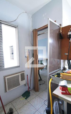 Casa à venda com 196m², 3 quartos e 2 vagasQuarto de Serviço