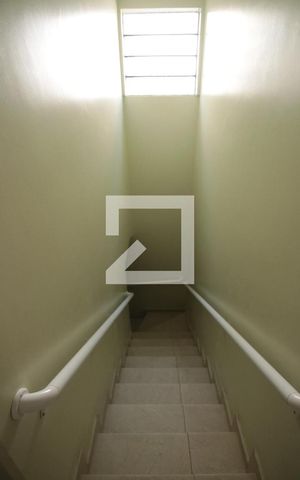Casa à venda com 196m², 3 quartos e 2 vagasEscada