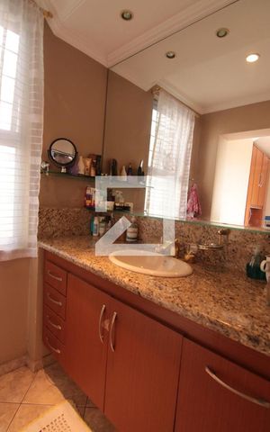 Casa à venda com 196m², 3 quartos e 2 vagasBanheiro do Quarto 1