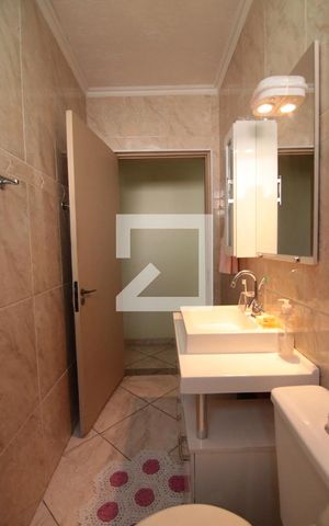 Casa à venda com 196m², 3 quartos e 2 vagasBanheiro