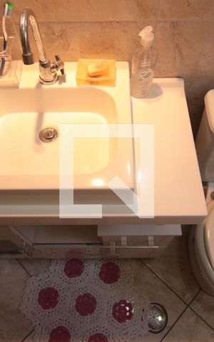 Casa à venda com 196m², 3 quartos e 2 vagasBanheiro