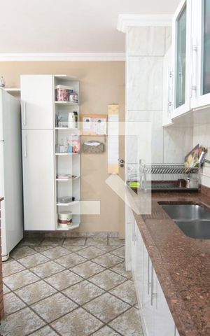 Casa à venda com 196m², 3 quartos e 2 vagasCozinha