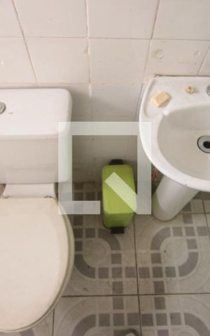 Casa à venda com 196m², 3 quartos e 2 vagasBanheiro - Área Externa