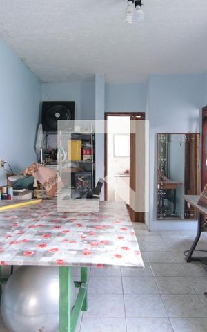 Casa à venda com 196m², 3 quartos e 2 vagasQuarto de Serviço