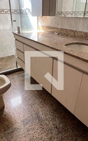 Apartamento para alugar com 209m², 4 quartos e 3 vagasBanheiro