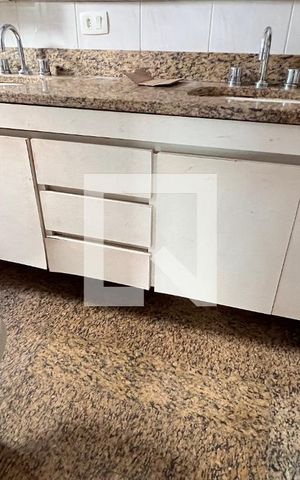 Apartamento para alugar com 209m², 4 quartos e 3 vagasBanheiro