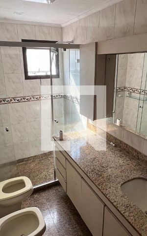 Apartamento para alugar com 209m², 4 quartos e 3 vagasBanheiro