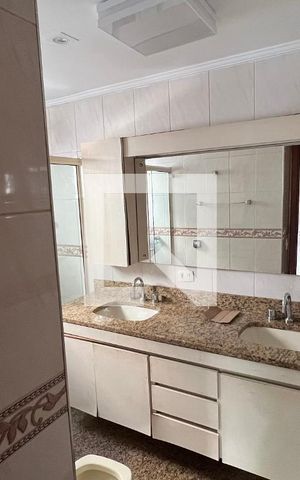 Apartamento para alugar com 209m², 4 quartos e 3 vagasBanheiro