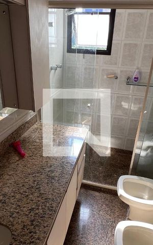 Apartamento para alugar com 209m², 4 quartos e 3 vagasBanheiro