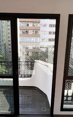 Apartamento para alugar com 209m², 4 quartos e 3 vagasVaranda