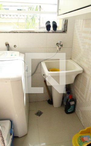 Casa à venda com 128m², 3 quartos e 1 vagaÁrea de serviço