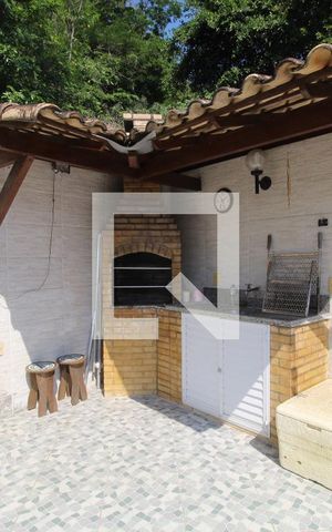 Casa à venda com 128m², 3 quartos e 1 vagaChurrasqueira