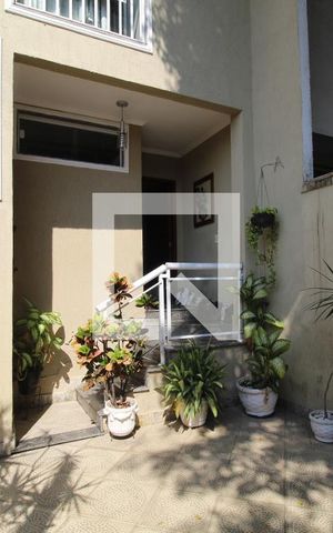 Casa à venda com 128m², 3 quartos e 1 vagaEntrada