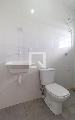 Studio para alugar com 28m², 1 quarto e sem vaga Studio para alugar com 28m², 1 quarto e sem vagaBanheiro