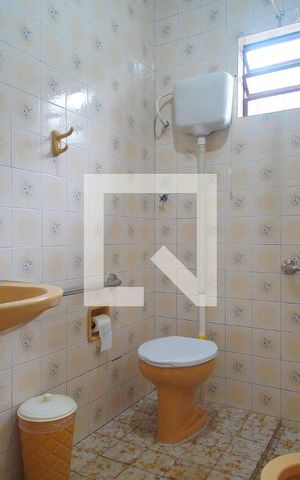 Casa à venda com 365m², 2 quartos e 1 vagaBanheiro