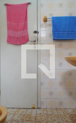 Casa à venda com 365m², 2 quartos e 1 vagaBanheiro