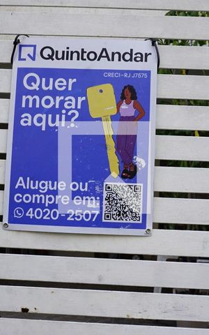 Casa à venda com 205m², 3 quartos e 2 vagasFachada