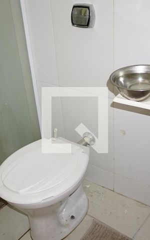 Casa à venda com 205m², 3 quartos e 2 vagasBanheiro Suite 2