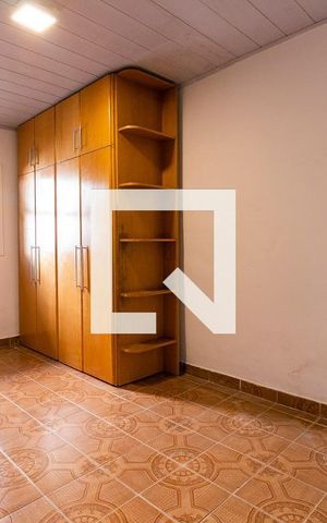 Casa à venda com 200m², 2 quartos e 2 vagas Casa à venda com 200m², 2 quartos e 2 vagasSala/Quarto - Casa 02