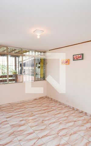 Casa à venda com 248m², 2 quartos e 3 vagas Casa à venda com 248m², 2 quartos e 3 vagasSala 2
