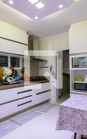 Apartamento à venda com 132m², 3 quartos e 2 vagasCozinha