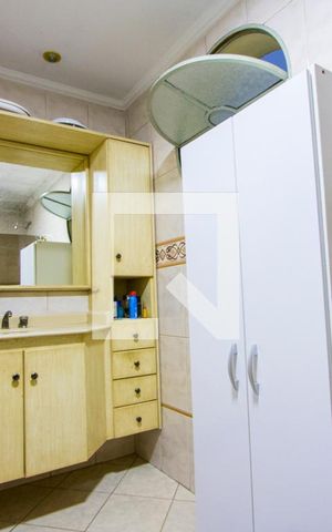 Apartamento à venda com 132m², 3 quartos e 2 vagasBanheiro do quarto 1