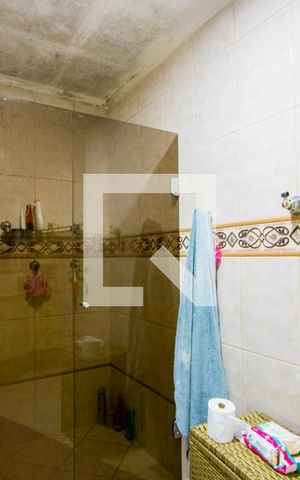 Apartamento à venda com 132m², 3 quartos e 2 vagasBanheiro do quarto 1