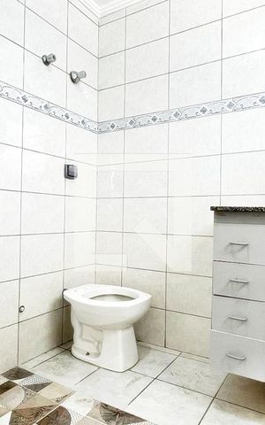Casa à venda com 826m², 5 quartos e 12 vagasBanheiro da Suíte 2