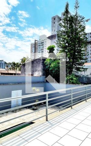 Casa à venda com 826m², 5 quartos e 12 vagasVaranda da Suíte 4