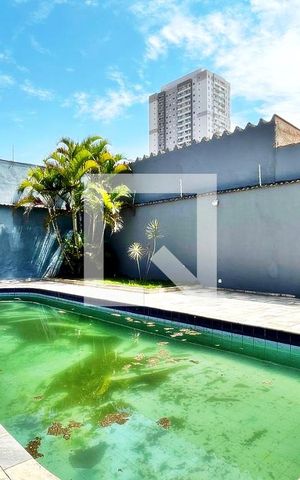 Casa à venda com 826m², 5 quartos e 12 vagasÁrea da Piscina
