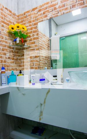 Casa à venda com 280m², 3 quartos e 2 vagasBanheiro do quarto 1
