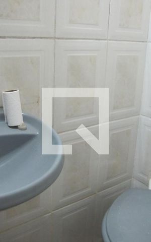 Casa à venda com 200m², 3 quartos e 3 vagasBanheiro Casa 2