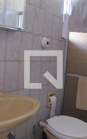 Casa à venda com 200m², 3 quartos e 3 vagasBanheiro casa 1