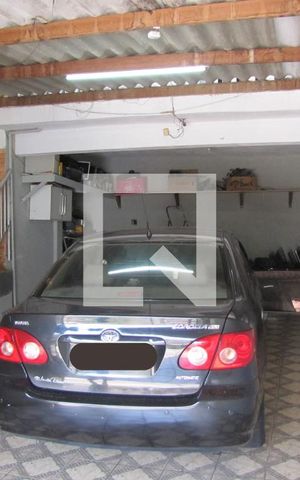 Casa à venda com 200m², 3 quartos e 3 vagas Casa à venda com 200m², 3 quartos e 3 vagasGaragem