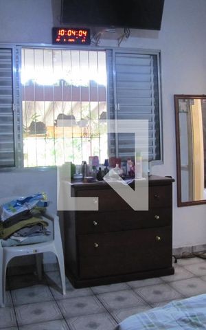 Casa à venda com 200m², 3 quartos e 3 vagasQuarto 2 casa 1