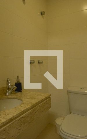 Apartamento à venda com 270m², 6 quartos e 4 vagas Apartamento à venda com 270m², 6 quartos e 4 vagasBanheiro de serviço