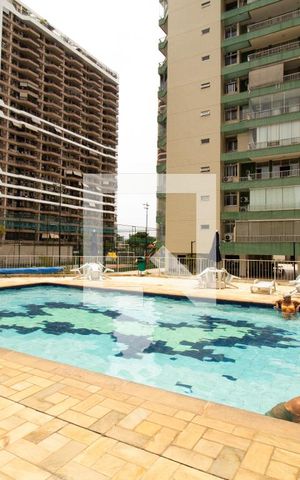 Apartamento à venda com 80m², 2 quartos e 1 vaga Apartamento à venda com 80m², 2 quartos e 1 vagaÁrea comum - Piscina