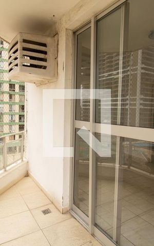 Apartamento à venda com 80m², 2 quartos e 1 vaga Apartamento à venda com 80m², 2 quartos e 1 vagaVaranda da Suíte