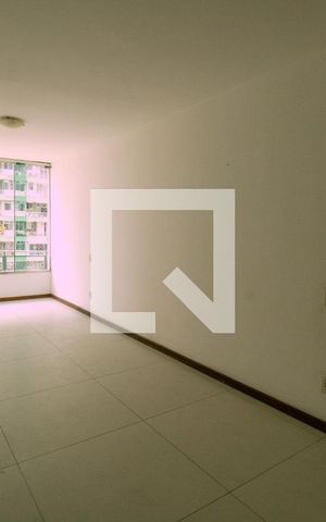 Apartamento à venda com 80m², 2 quartos e 1 vaga Apartamento à venda com 80m², 2 quartos e 1 vagaSala