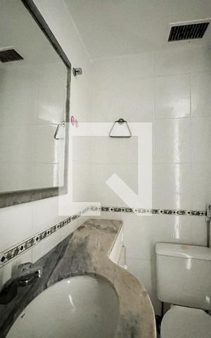 Apartamento à venda com 80m², 2 quartos e 1 vaga Apartamento à venda com 80m², 2 quartos e 1 vagaBanheiro
