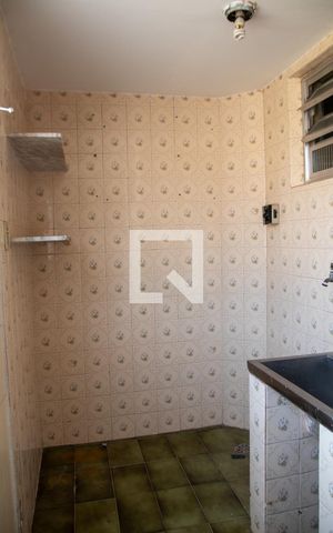 Apartamento à venda com 80m², 3 quartos e 1 vagaÁrea de Serviço