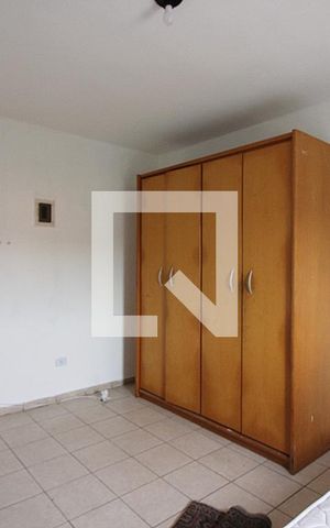 Casa para alugar com 33m², 1 quarto e sem vagaQuarto 