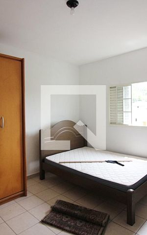 Casa para alugar com 33m², 1 quarto e sem vagaQuarto 