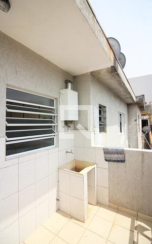 Casa para alugar com 33m², 1 quarto e sem vagaÁrea de Serviço