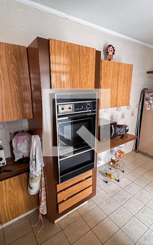 Casa para alugar com 762m², 5 quartos e 8 vagas Casa para alugar com 762m², 5 quartos e 8 vagasCozinha - Armários
