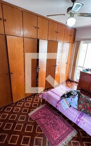 Casa para alugar com 762m², 5 quartos e 8 vagas Casa para alugar com 762m², 5 quartos e 8 vagasQuarto 2 - Armários